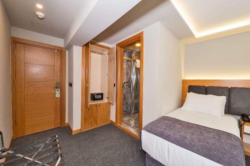 Bergama Hotel Old City Истанбул Екстериор снимка